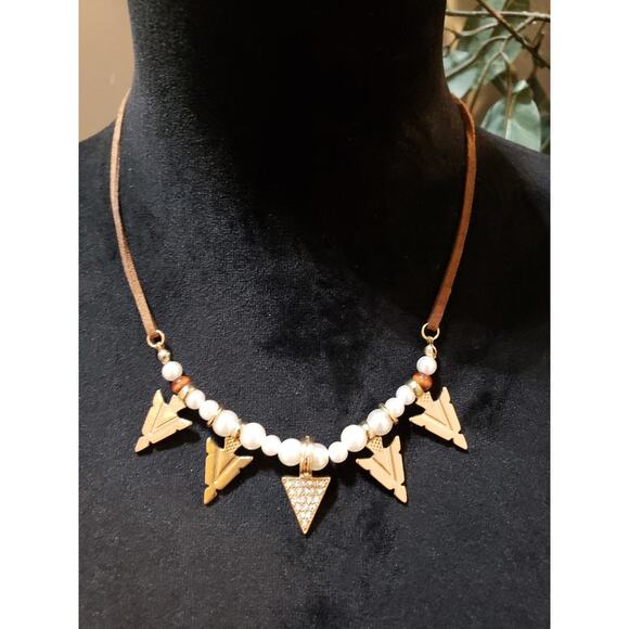 Womens Gold Tone Round White Pearl Beaded Collar Necklace - Picture 1 of 6